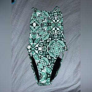 green patterned jolyn